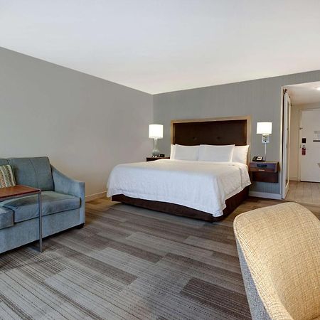 Hampton Inn & Suites Milwaukee West West Allis Exteriör bild