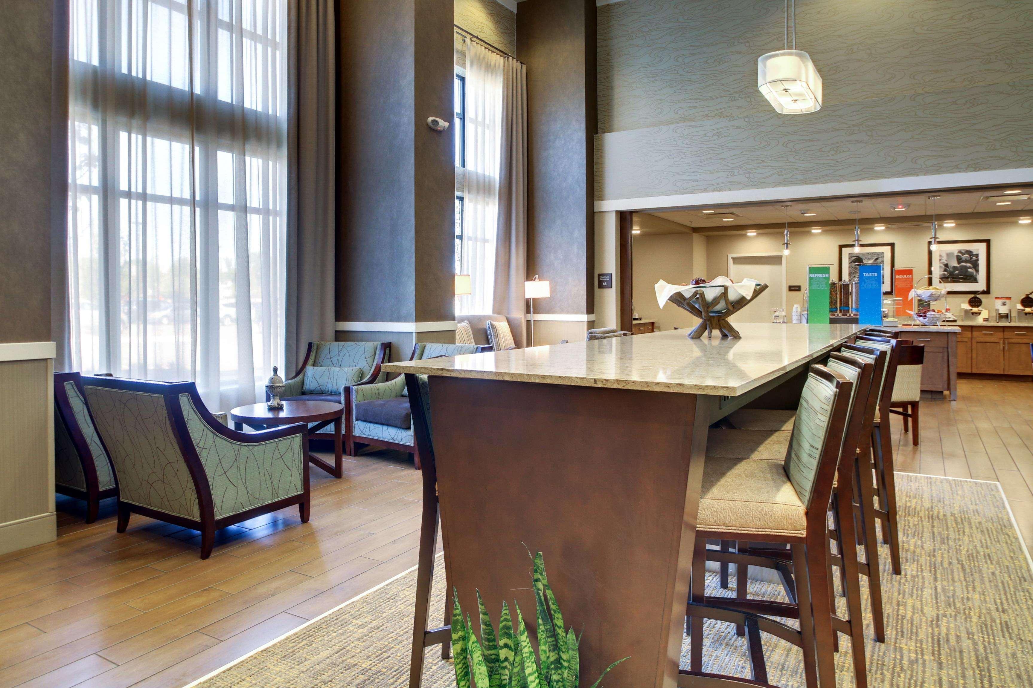 Hampton Inn & Suites Milwaukee West West Allis Exteriör bild