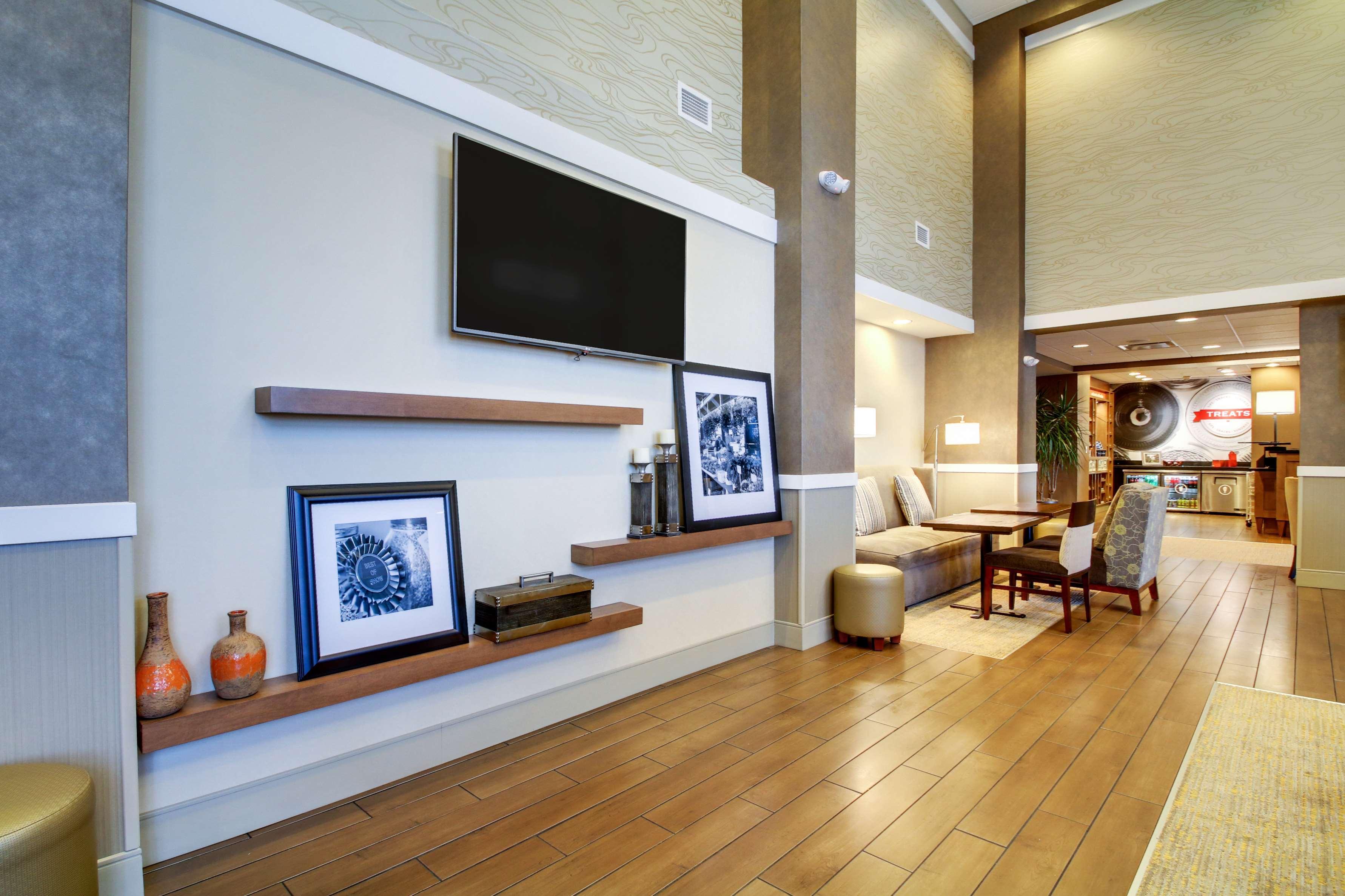 Hampton Inn & Suites Milwaukee West West Allis Exteriör bild