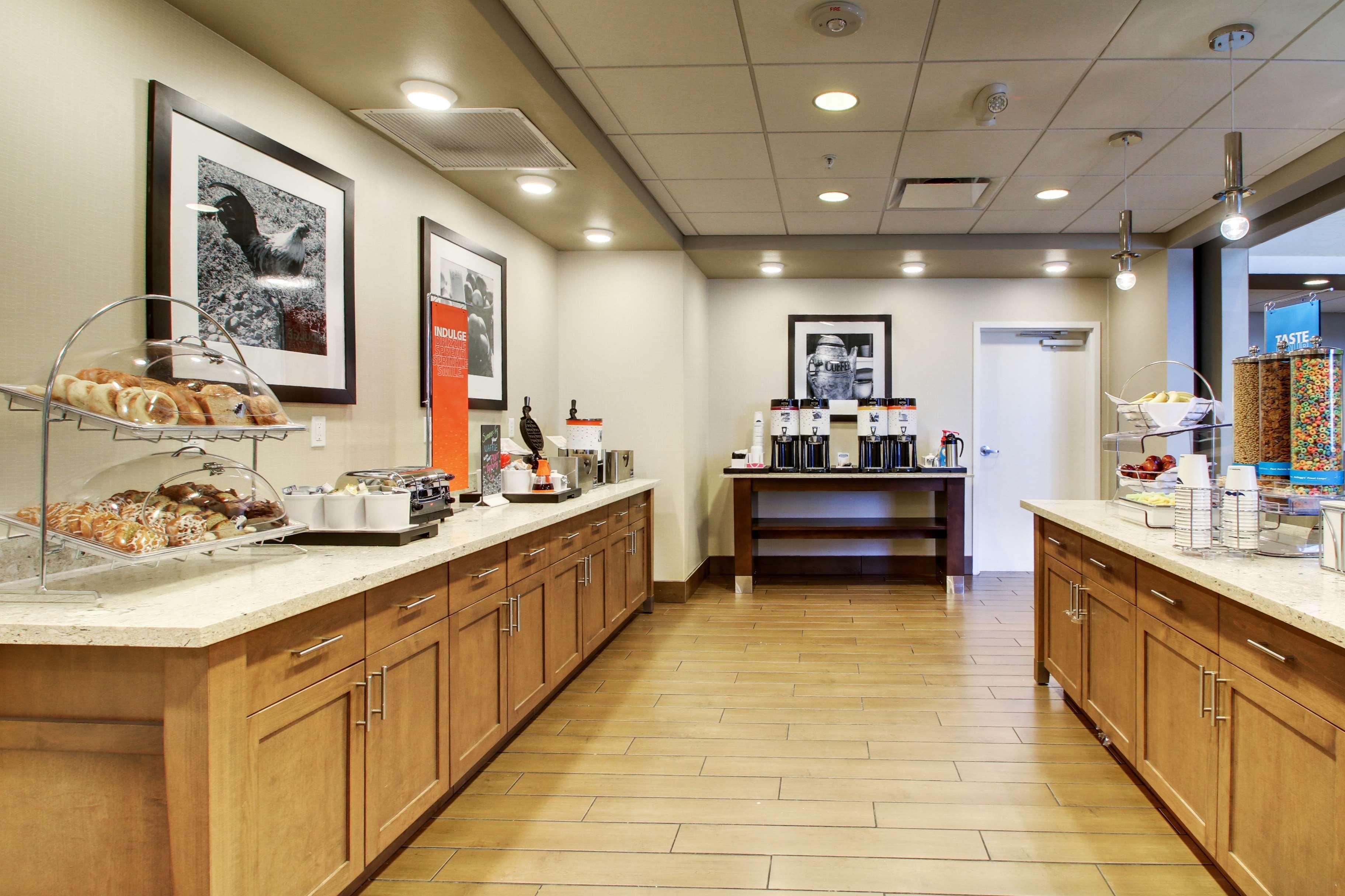 Hampton Inn & Suites Milwaukee West West Allis Exteriör bild