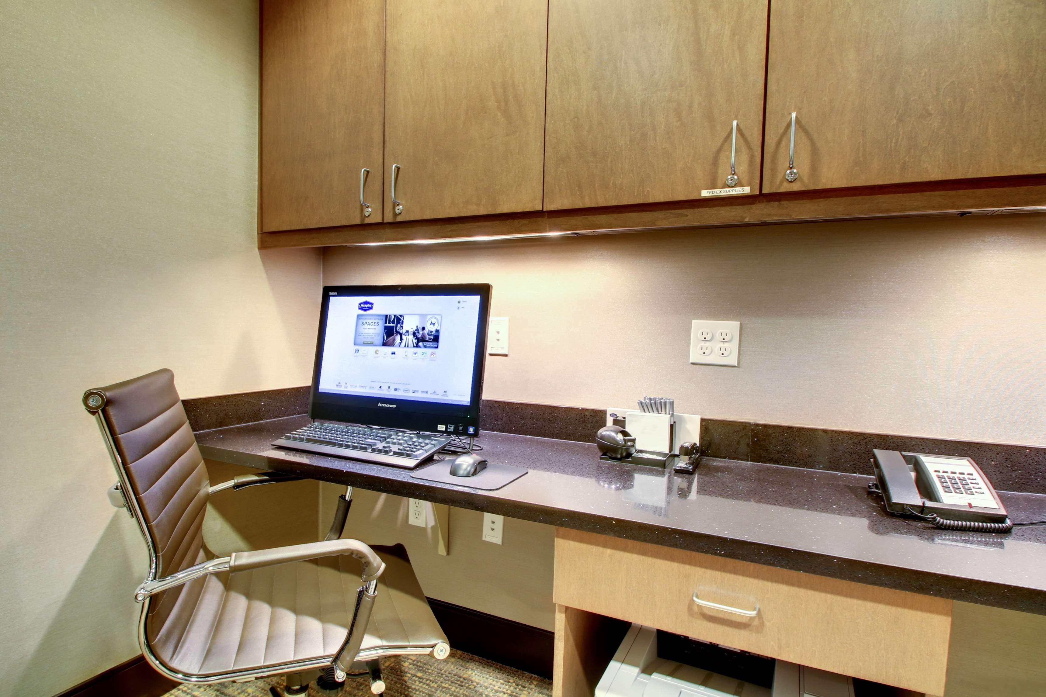 Hampton Inn & Suites Milwaukee West West Allis Exteriör bild