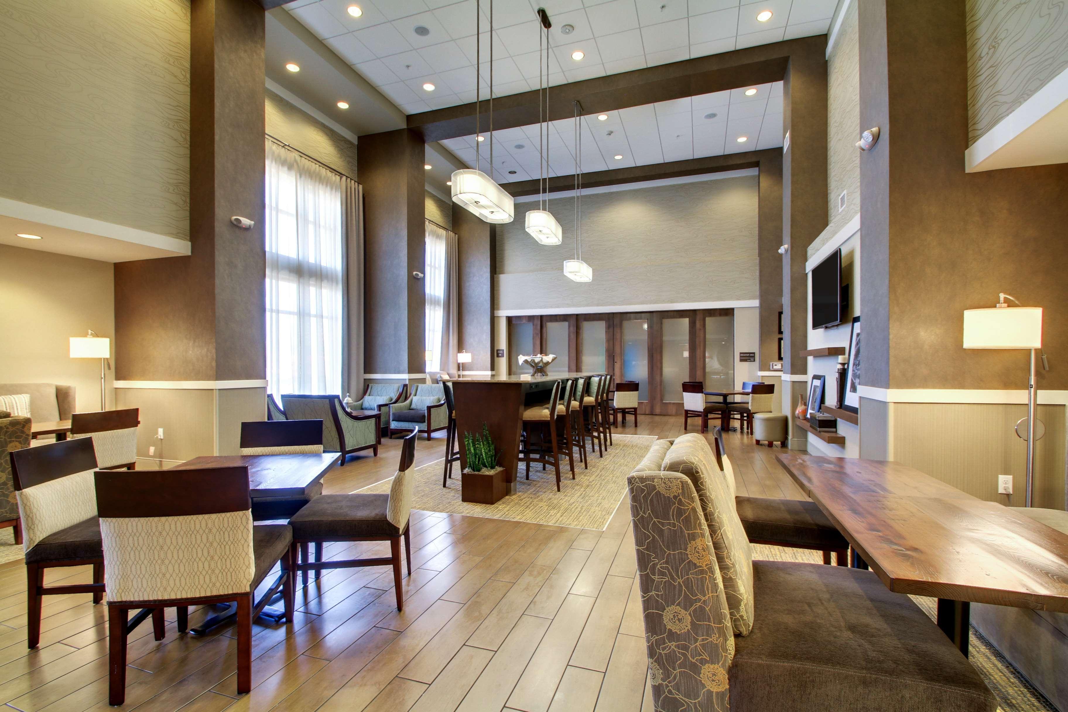 Hampton Inn & Suites Milwaukee West West Allis Exteriör bild