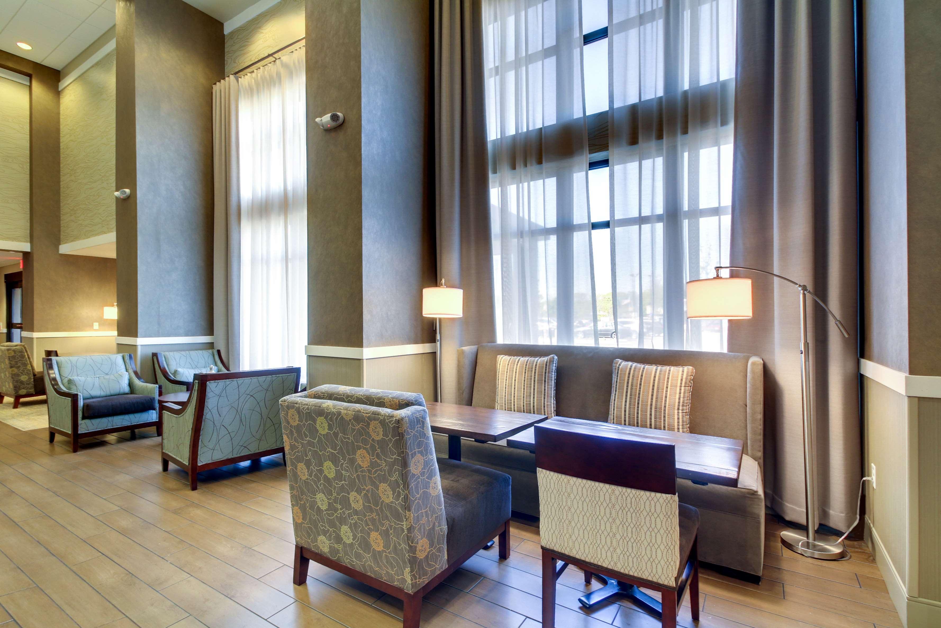 Hampton Inn & Suites Milwaukee West West Allis Exteriör bild