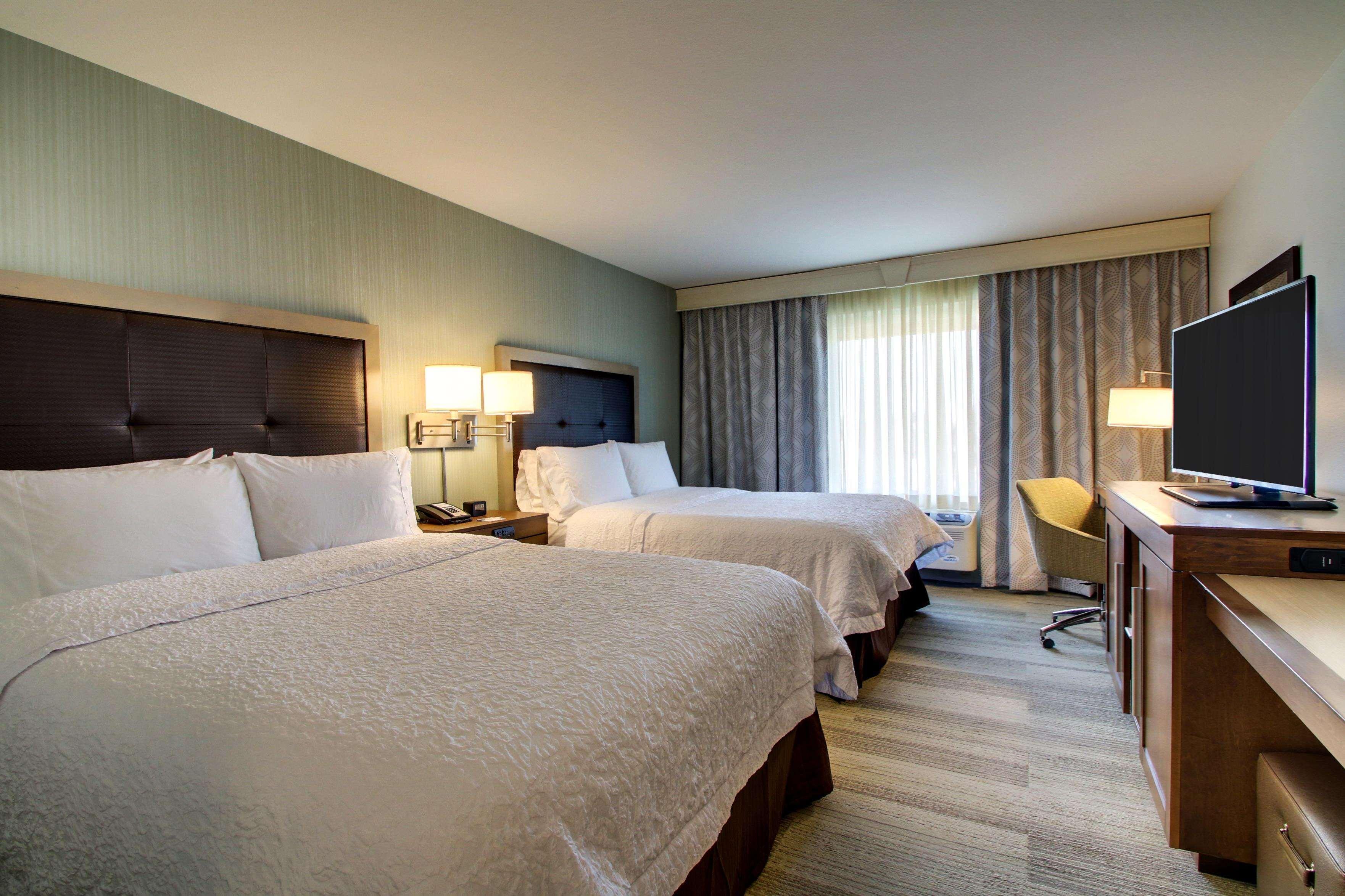 Hampton Inn & Suites Milwaukee West West Allis Exteriör bild