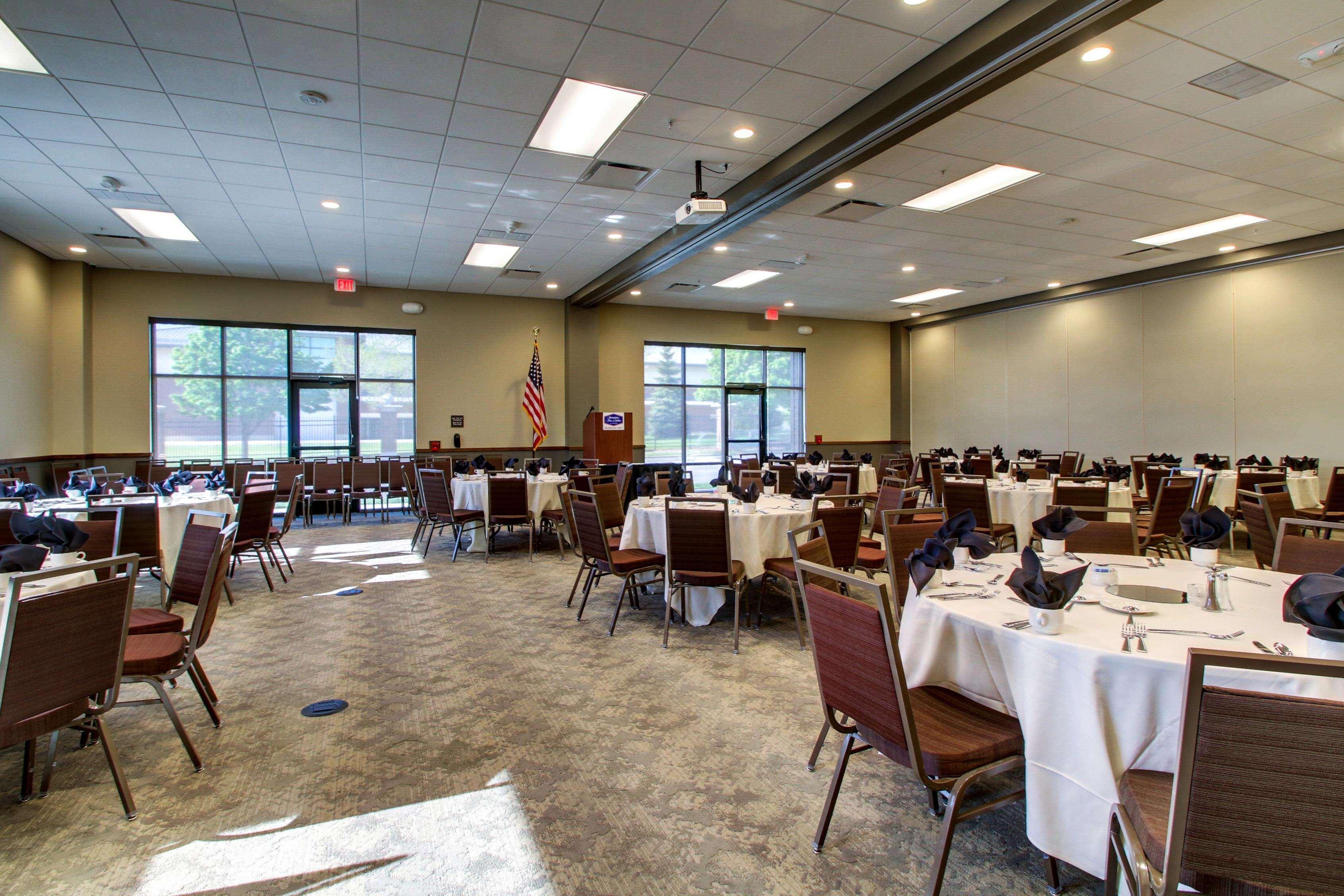 Hampton Inn & Suites Milwaukee West West Allis Exteriör bild