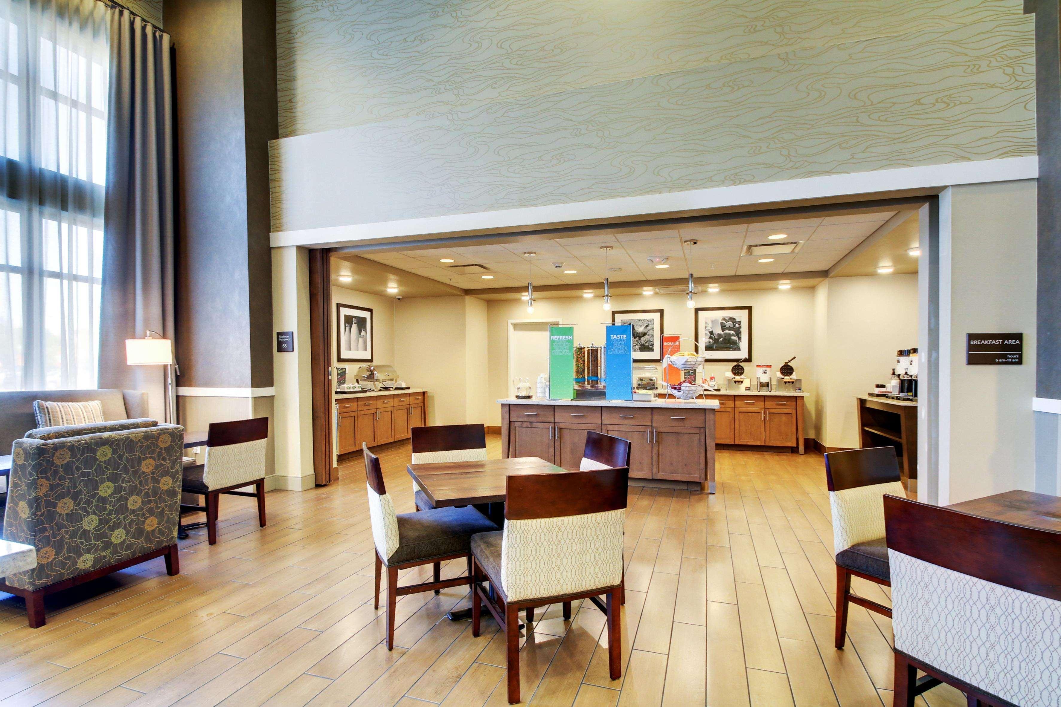 Hampton Inn & Suites Milwaukee West West Allis Exteriör bild