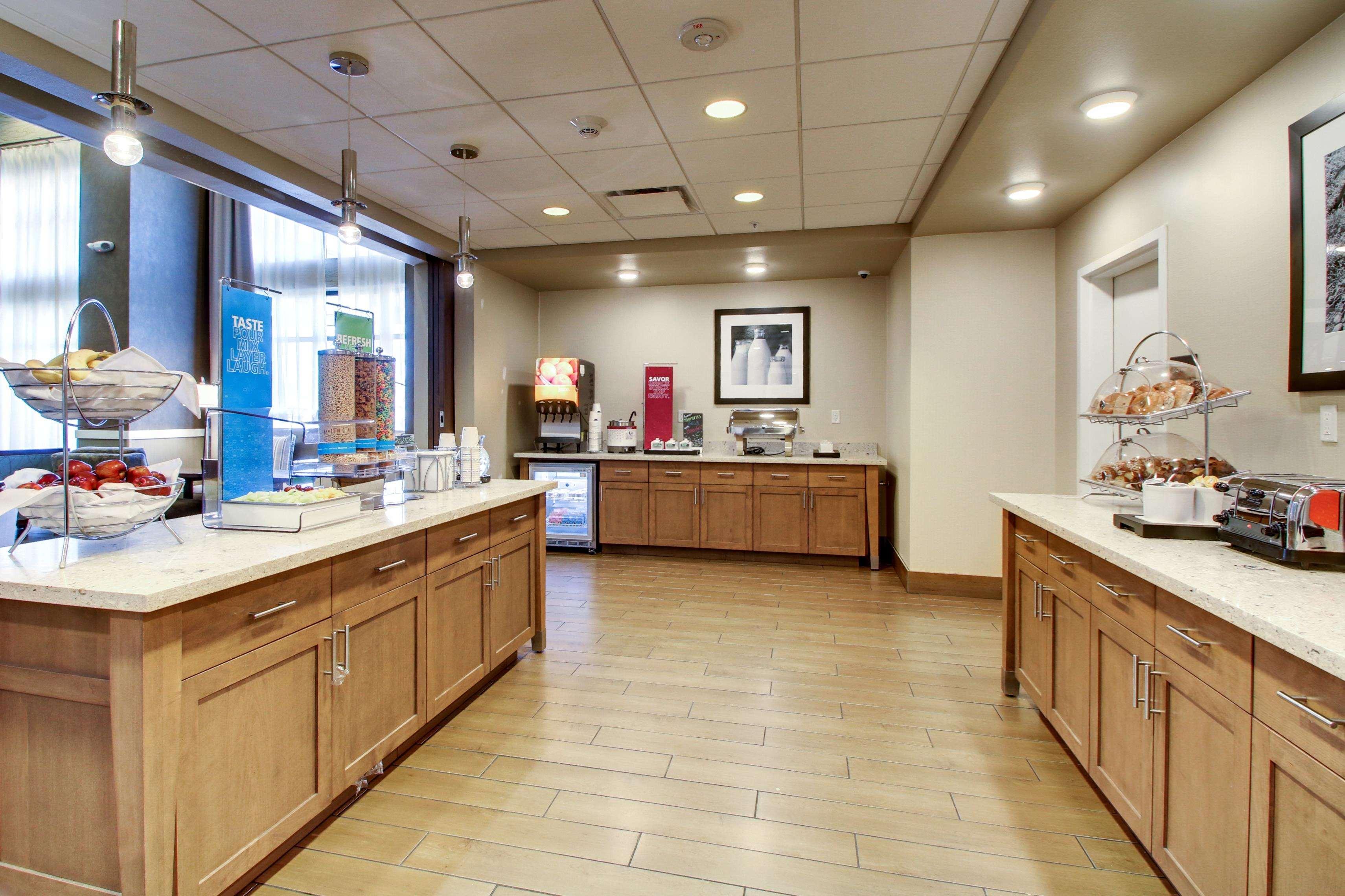 Hampton Inn & Suites Milwaukee West West Allis Exteriör bild