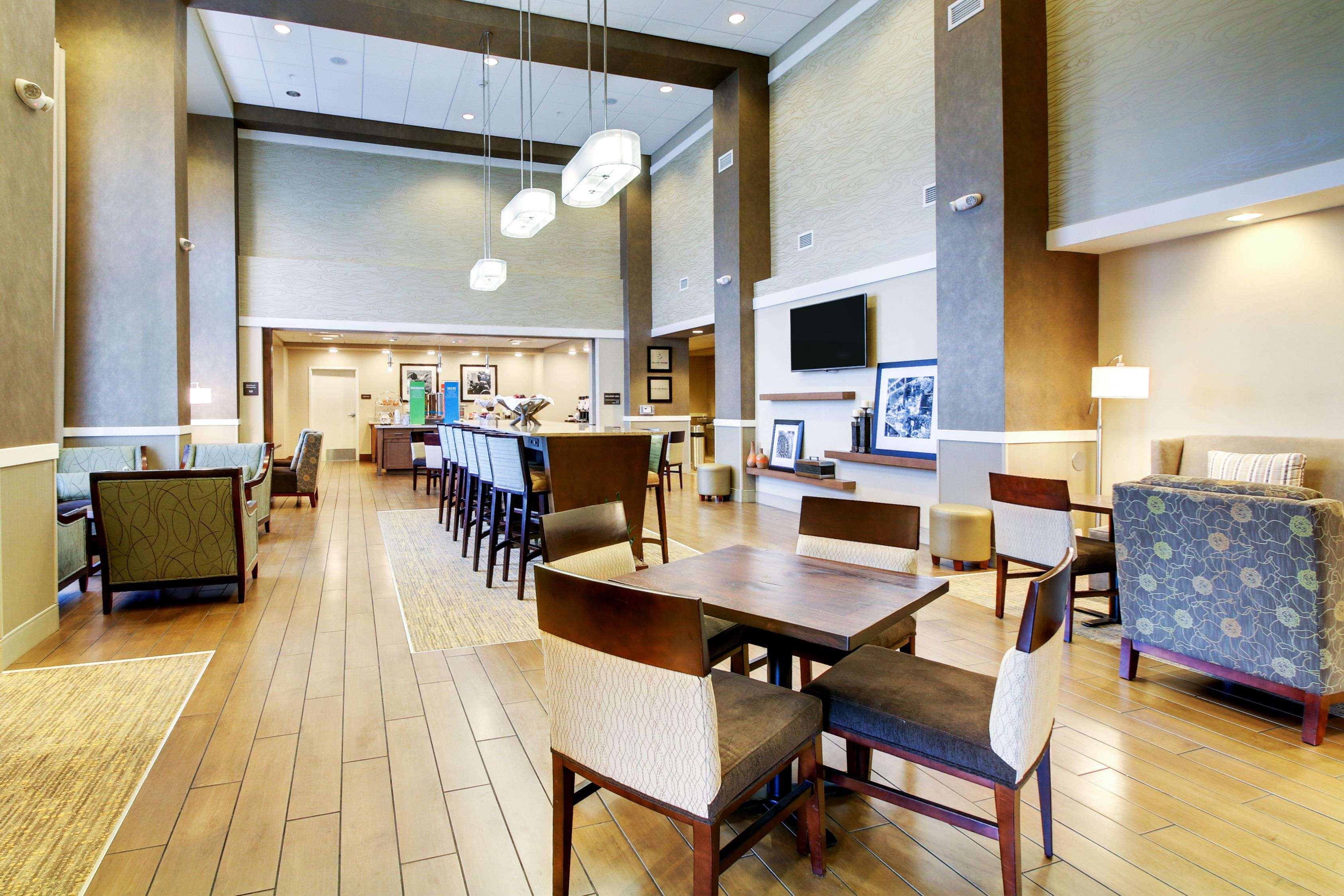 Hampton Inn & Suites Milwaukee West West Allis Exteriör bild