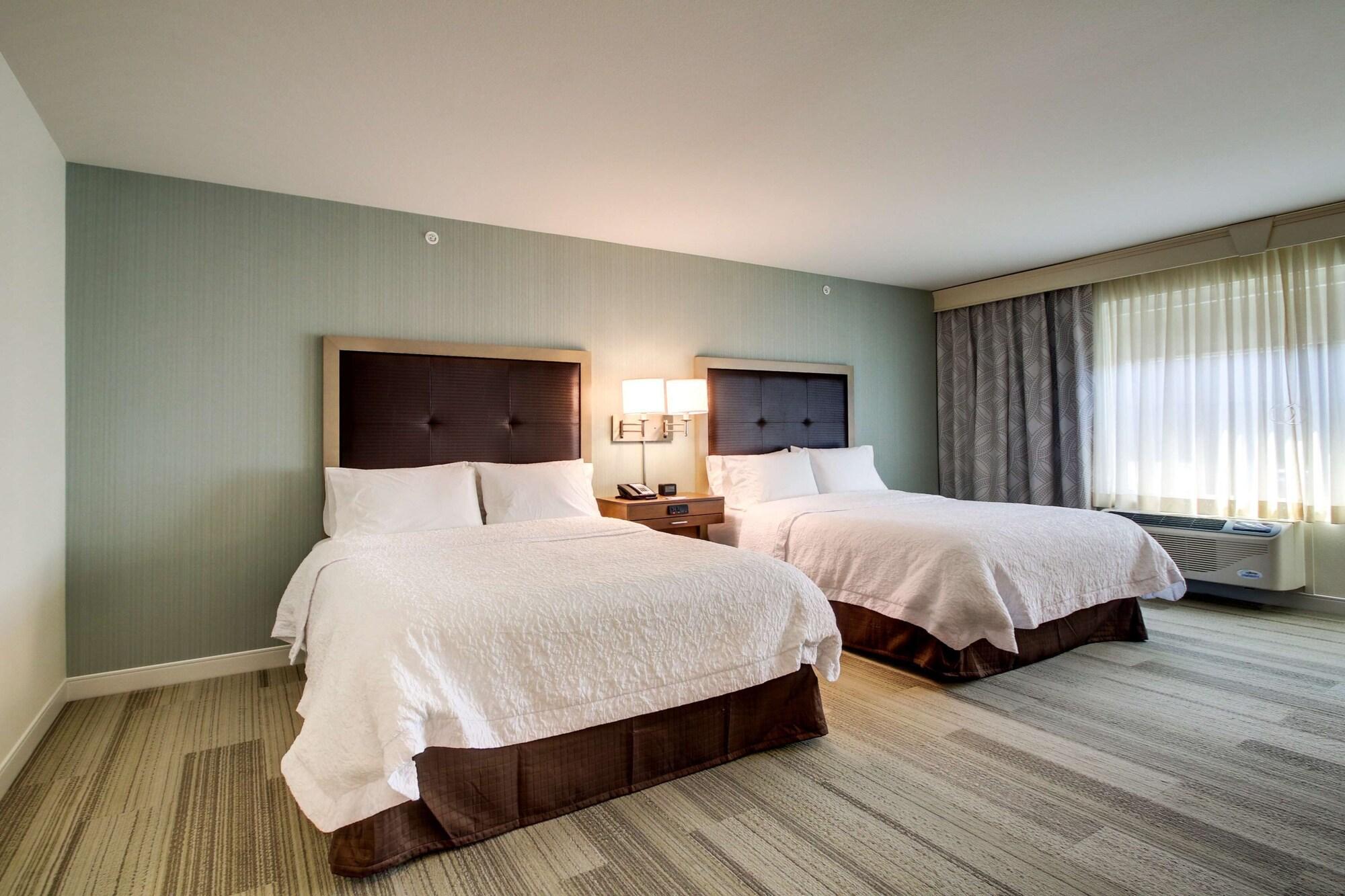 Hampton Inn & Suites Milwaukee West West Allis Exteriör bild
