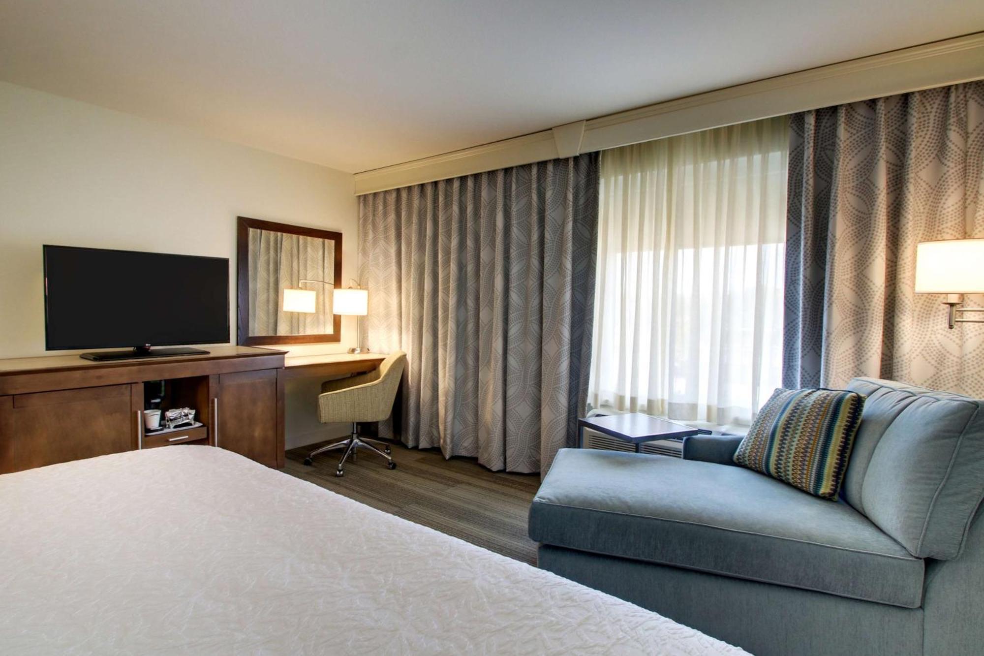 Hampton Inn & Suites Milwaukee West West Allis Exteriör bild