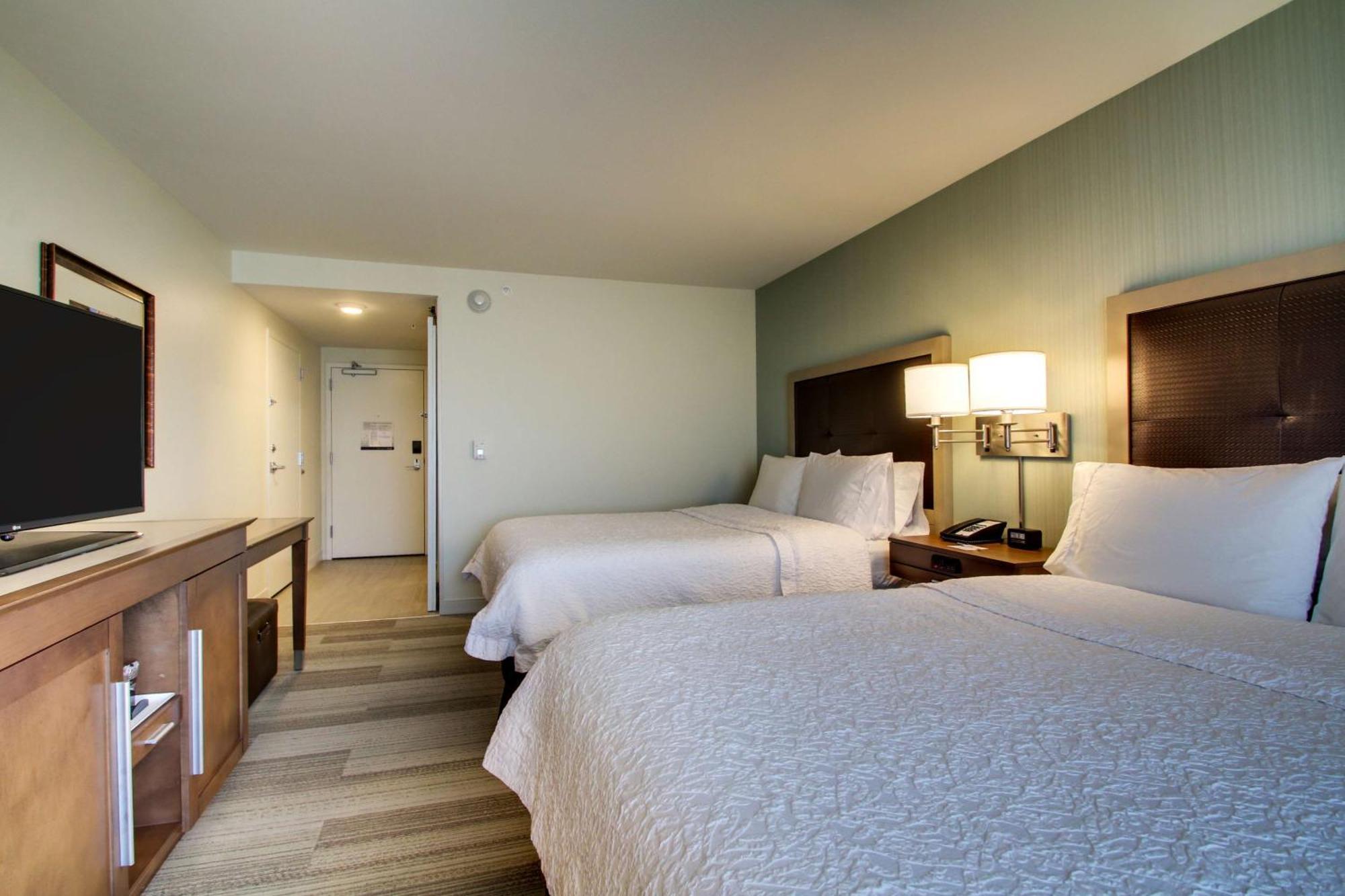 Hampton Inn & Suites Milwaukee West West Allis Exteriör bild