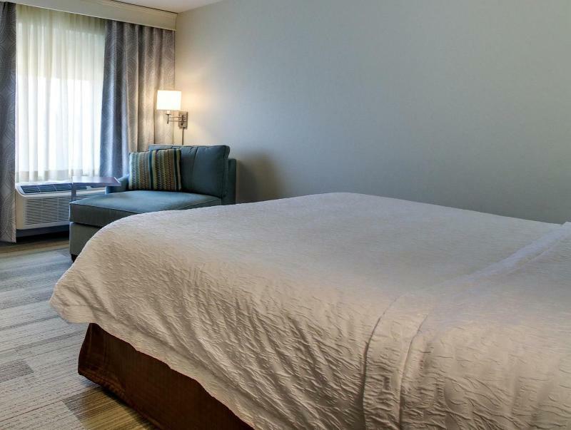 Hampton Inn & Suites Milwaukee West West Allis Exteriör bild
